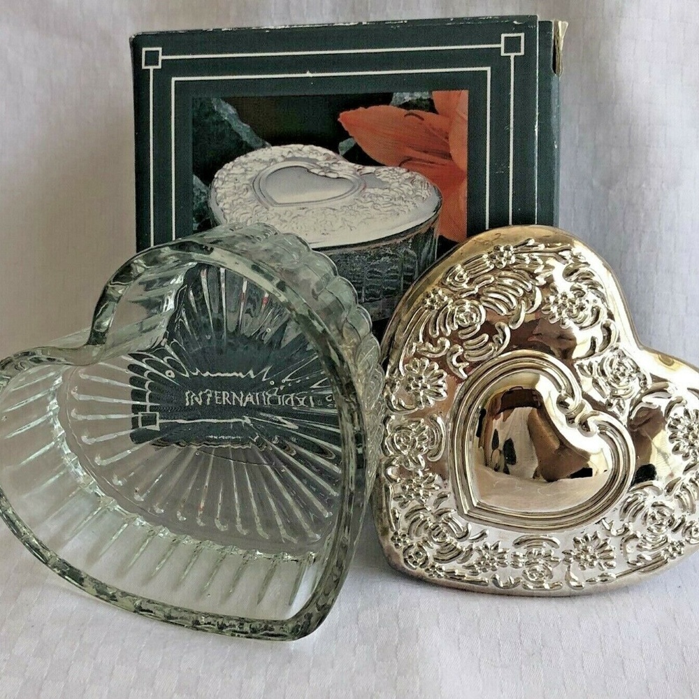 1993 ISC CRYSTAL & SILVER HEART SHAPE TRINKET DISH